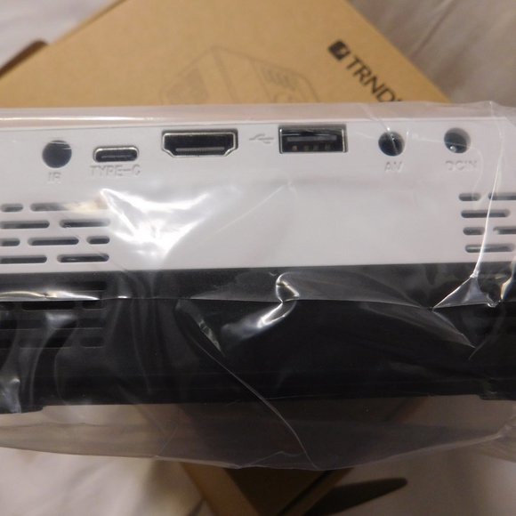 TRNDlabs View Projector NEW IN BOX - Picture 7 of 9